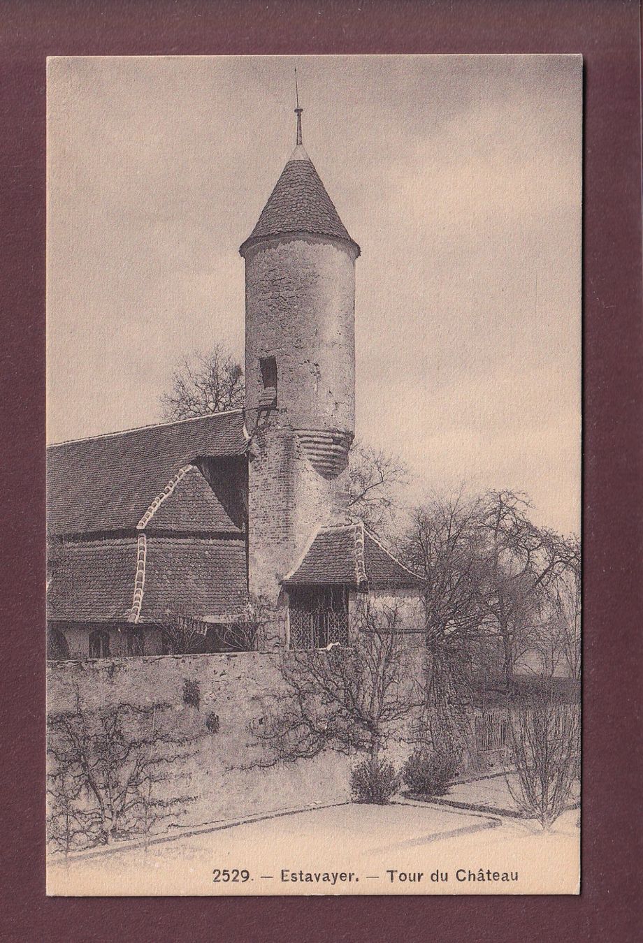 Cartes postales: ESTAVAYER - Tour du Château – D'occasion à Pully par nicecards