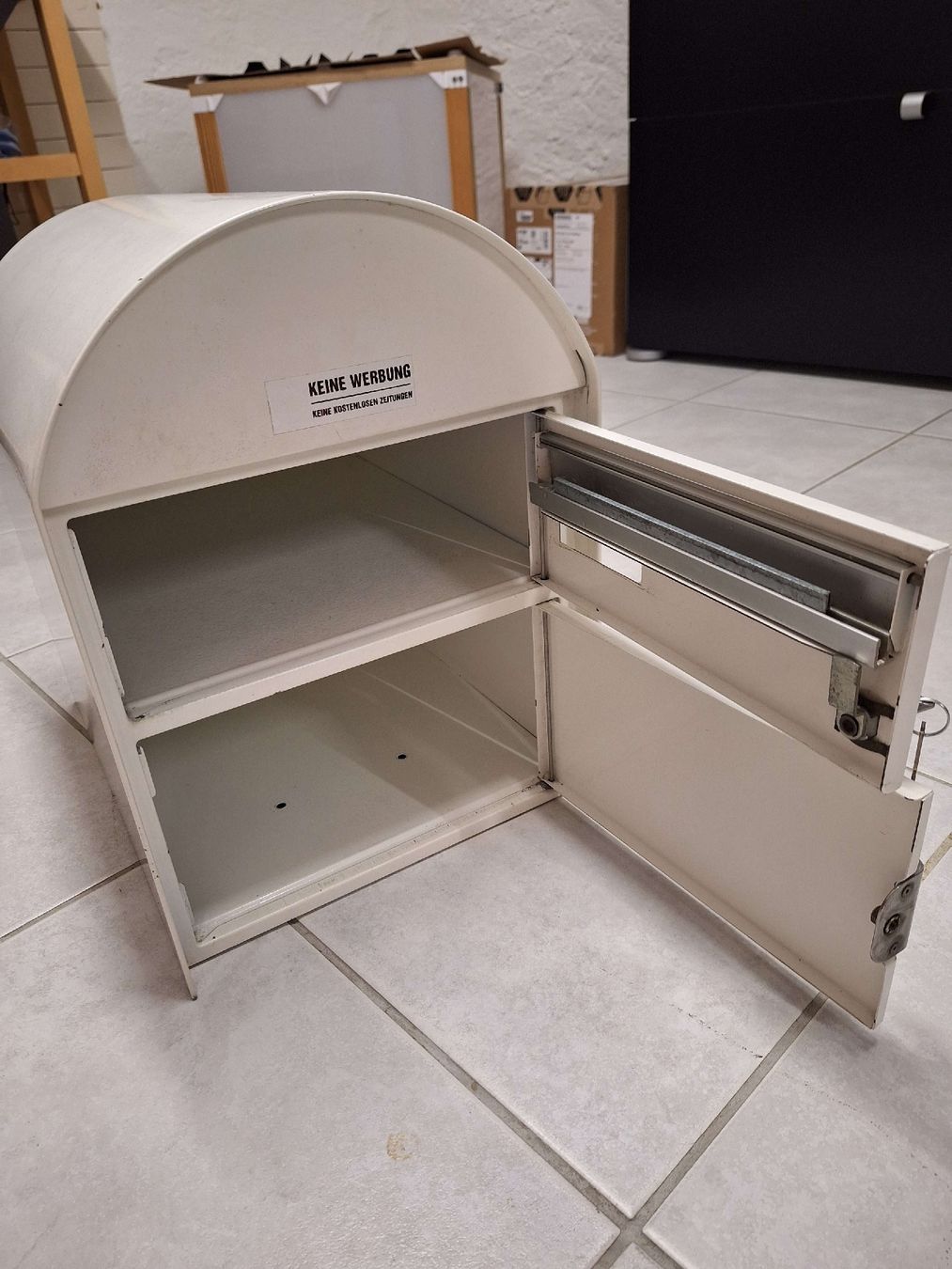 Sonstiges für Haushalt & Wohnen: Wall-Mounted Metal Mailbox White – Gebraucht aus Suhr von singultus 1