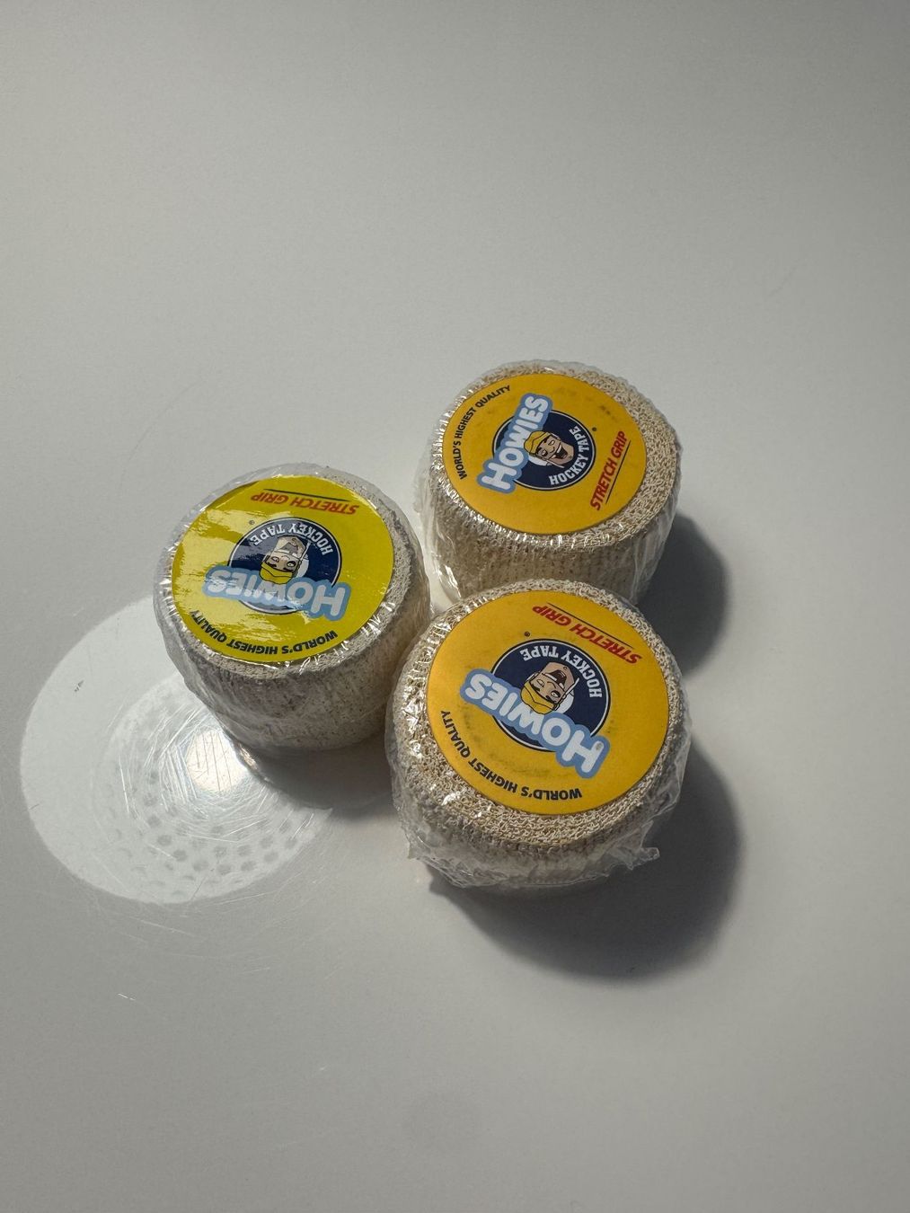 Schlittschuhe: 3 X Howies Stretch Grip Weiß – Neu und originalverpackt aus Wetzikon ZH von hypebeast