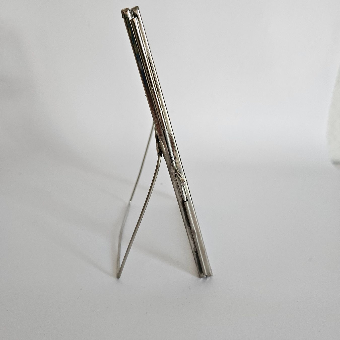 Cornici: 2 Floating Steh-Rahmen, Messing silberfarben, 14.5 x 9.5 cm – Nuovo (secondo la descrizione) da Basel venduto da bea_cs7h 1