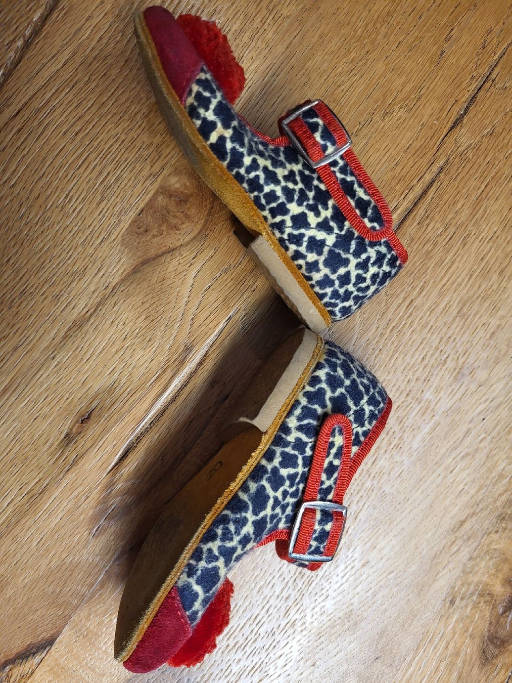 Scarpe per ragazze: Mädchen Schuhe, Grösse 20, Tiger – Usato da Rottenschwil venduto da stejung 2