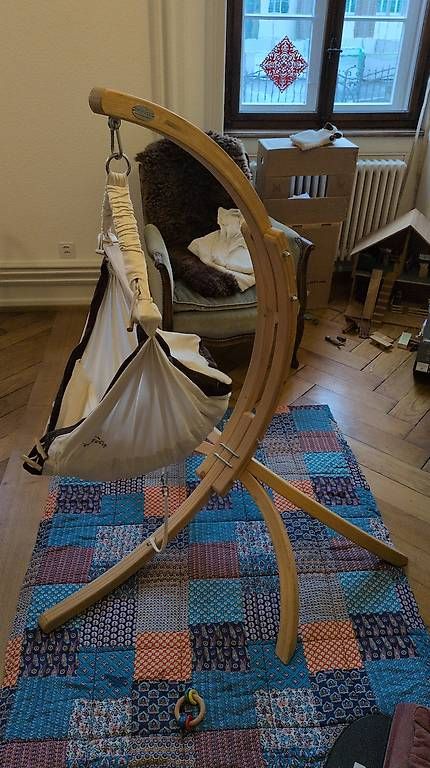 Hamac: Babys Hängematte mit Holzständer – D'occasion à Basel par nol_7gdx