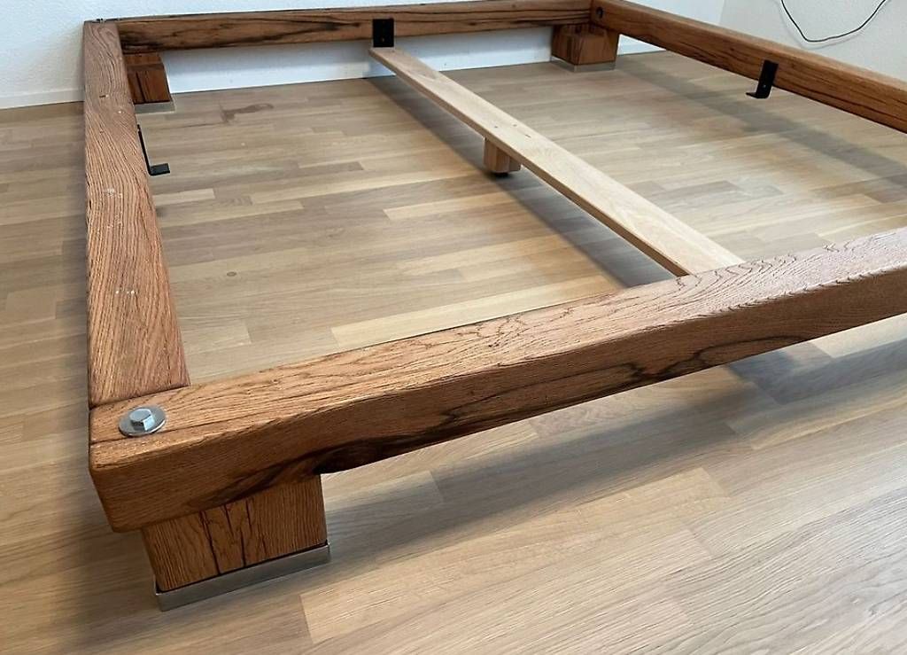 Lits: Handgefertiges, massives Sumpf-Eichenbett 180x200 – D'occasion à Dietlikon par falessi01 4