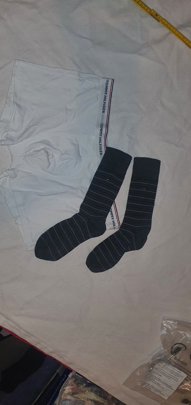 Tommy Hilfiger Lotti di vestiti: Tommy Hilfiger Set, Hilfiger Geschenkidee, Thomas Love-Set – Usato da Zollikerberg venduto da Nice_Name 2