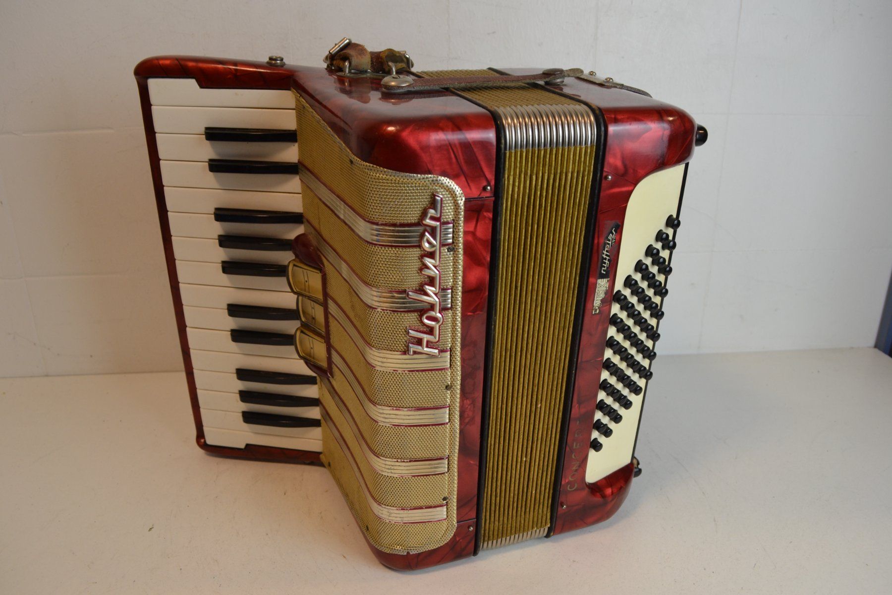 Hohner Strumenti musicali: Akkordeon chromatisch Hohner Concerto I – Usato da Zürich venduto da Brockito 7