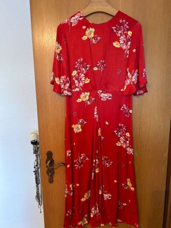 Sommerliches rotes Kleid mit Blumenmuster, Monsoon