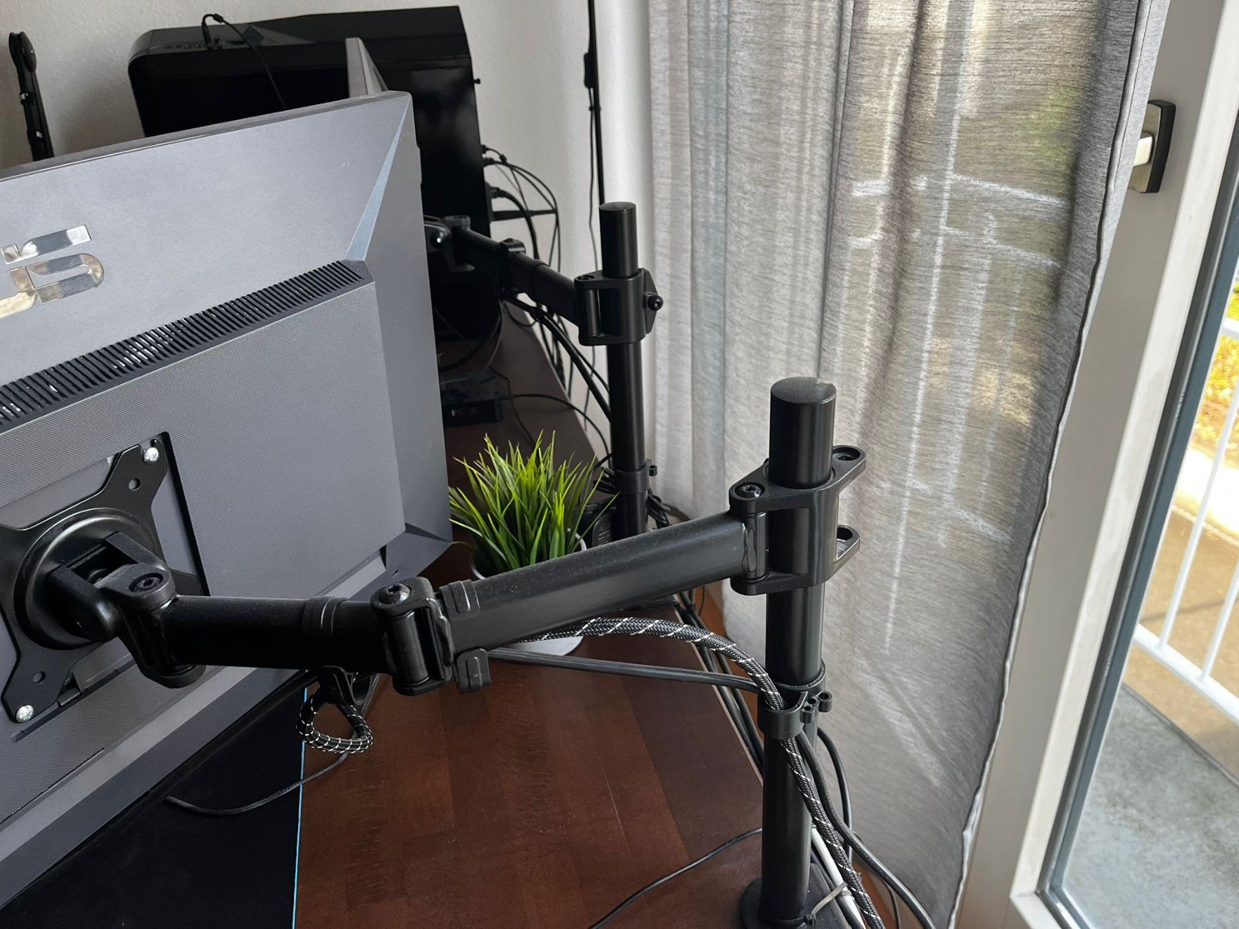 PC: Gaming Setup mit PC, Maus, Bildschirm + Headset – Usato da St. Gallen venduto da Baao 2