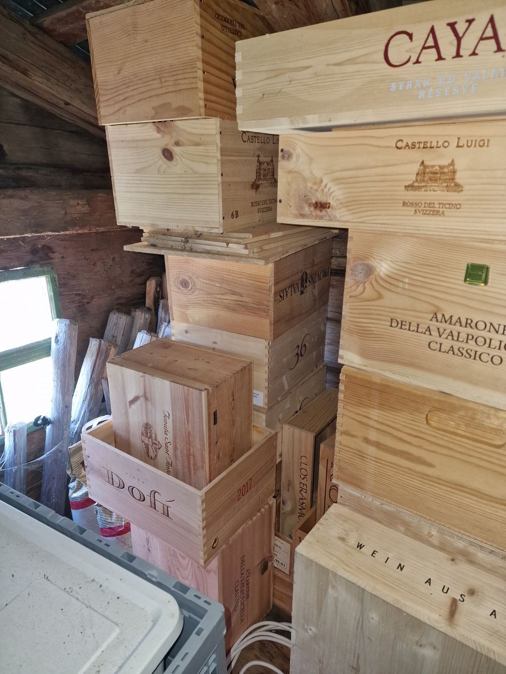 Sonstiges: Weinkisten – Gebraucht aus Flüelen von novena 2