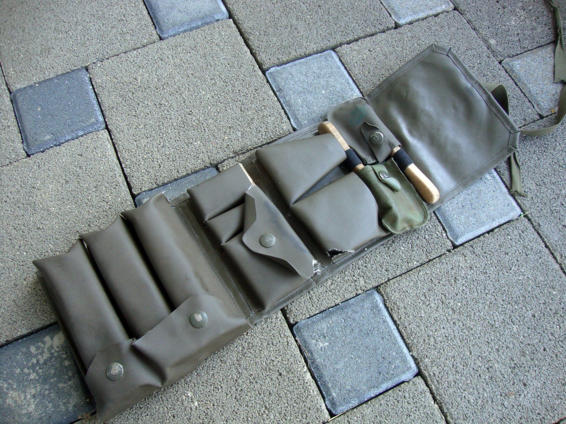 Schweizer Armee Prodotti di pulizia: Mannsputzzeug Putzzeug Schuhe Militär – Usato da Döttingen venduto da Kubuli1 2