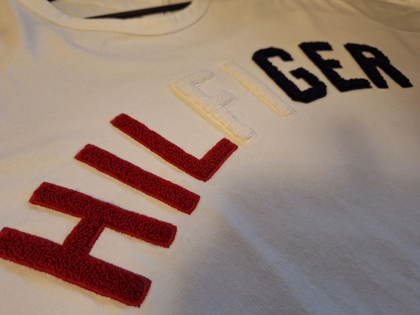 T-shirt: Hilfiger t shirt – Usato da Aesch BL venduto da Pendrive