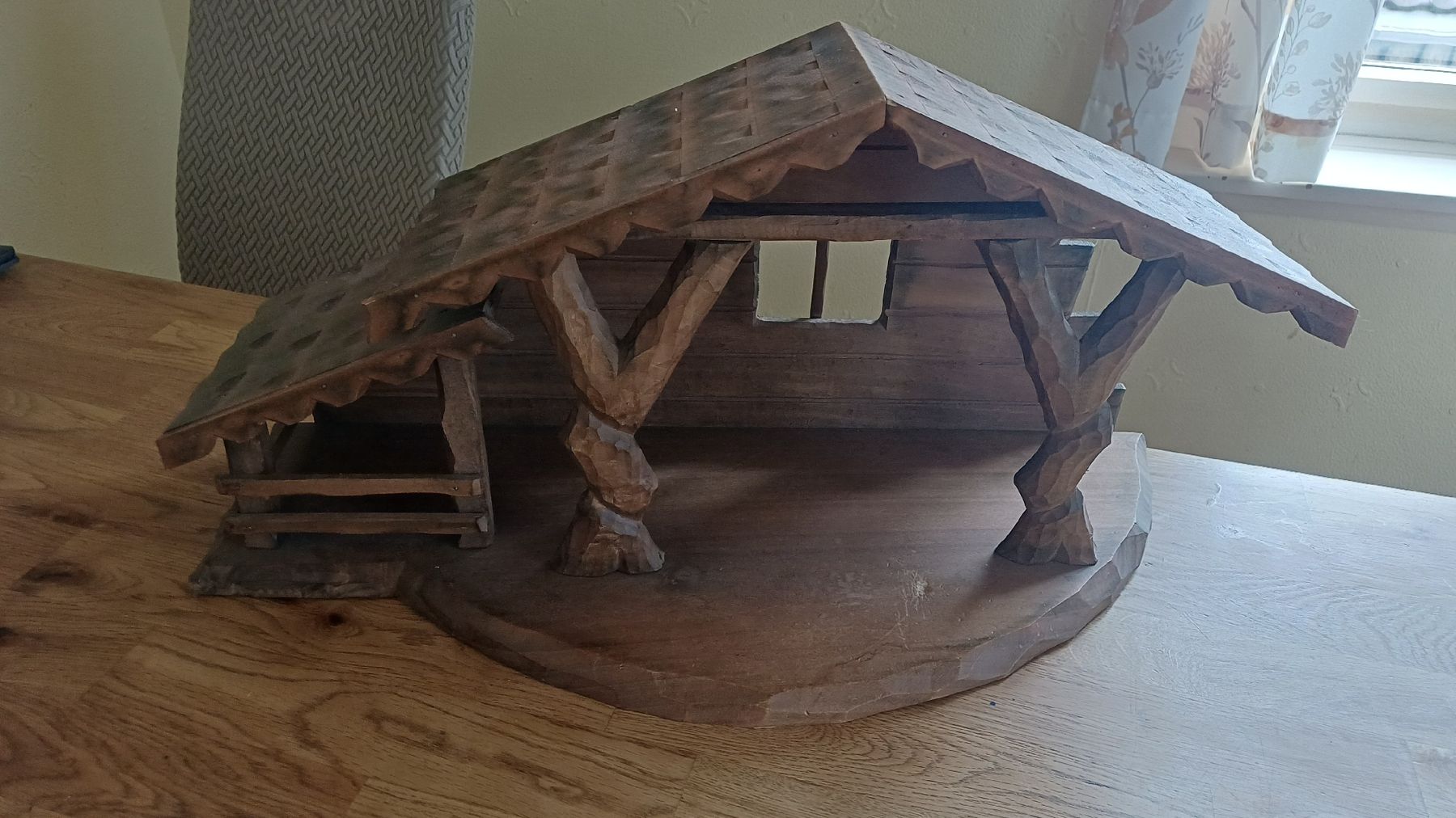 Articoli in legno: Schöne Holzkrippe – Usato da Flawil venduto da Naphtali