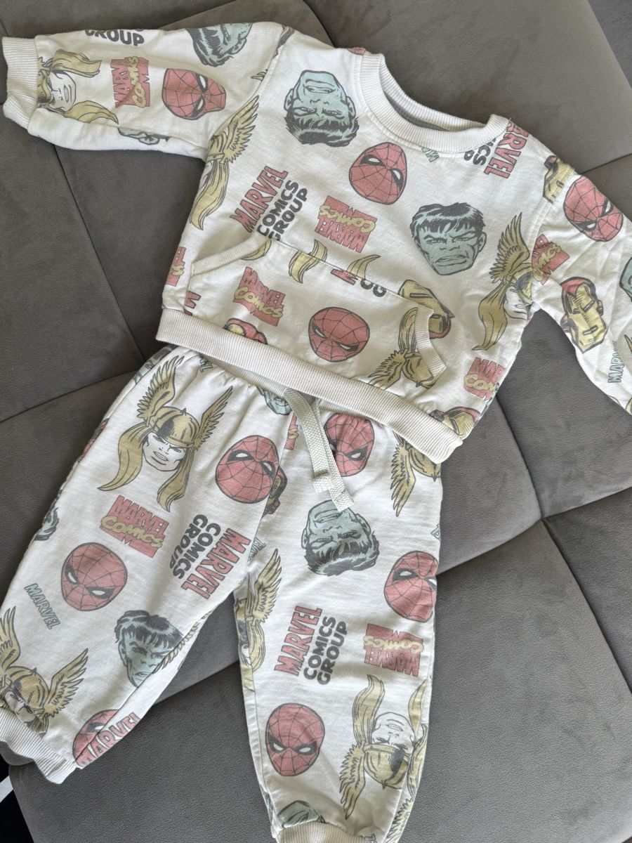Completi: Marvel Set Pullover und Hose Grösse 86 gut erhalten – Nuovo (secondo la descrizione) da Untersiggenthal venduto da sca_5tfk