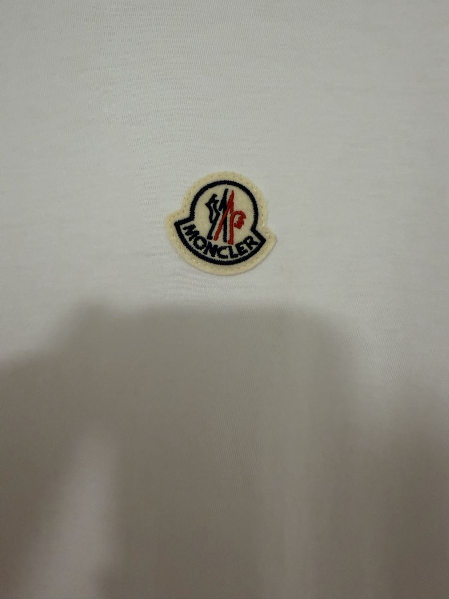 Moncler T-Shirts: Moncler Tschirt NEU – Neu (gemäss Beschreibung) aus Recherswil von Noname1 3