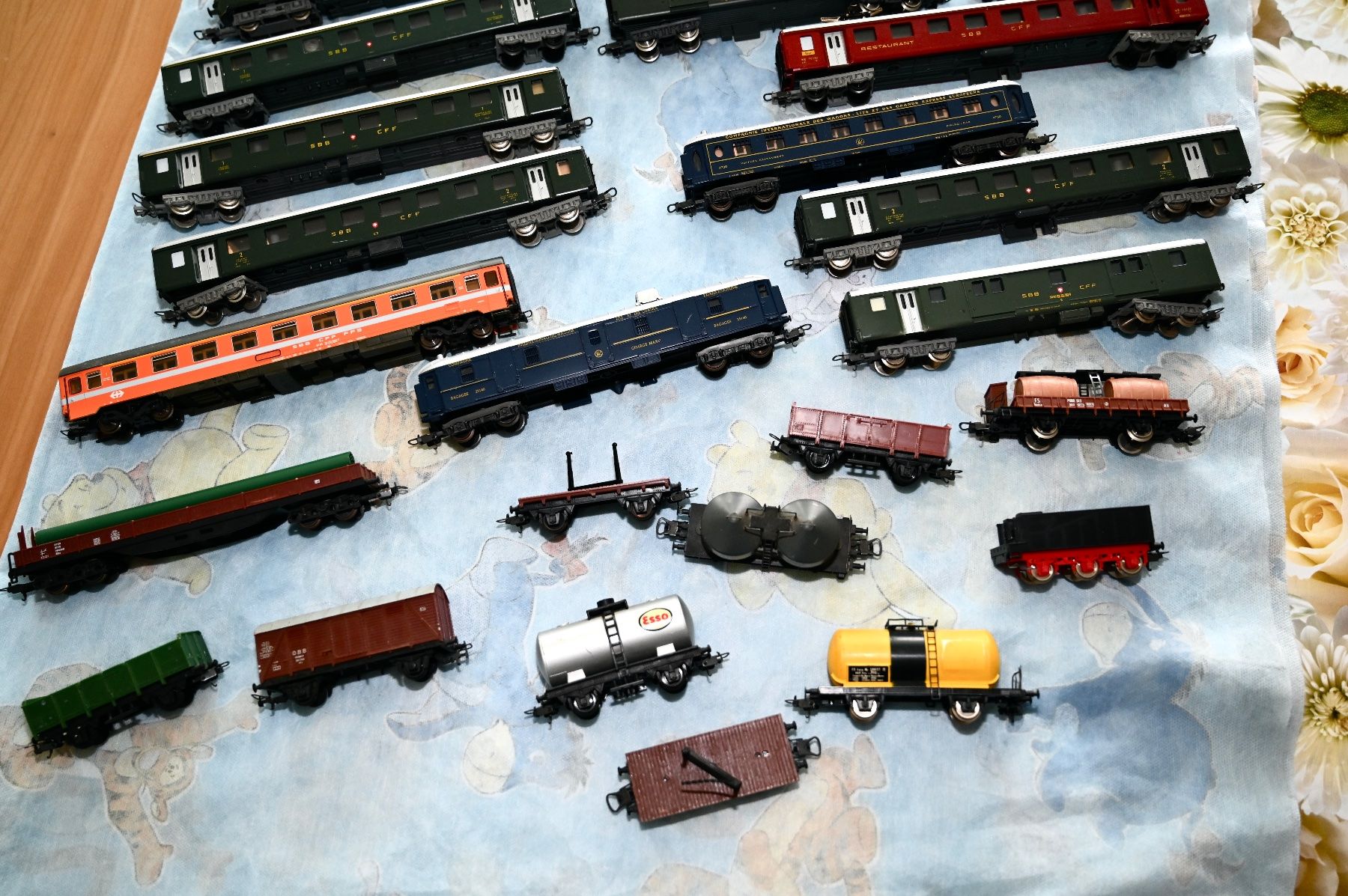 Modellini di ferrovie: Komplete Modelleisenbahn Anlage 9 Loks – Usato da Zufikon venduto da Connec 3