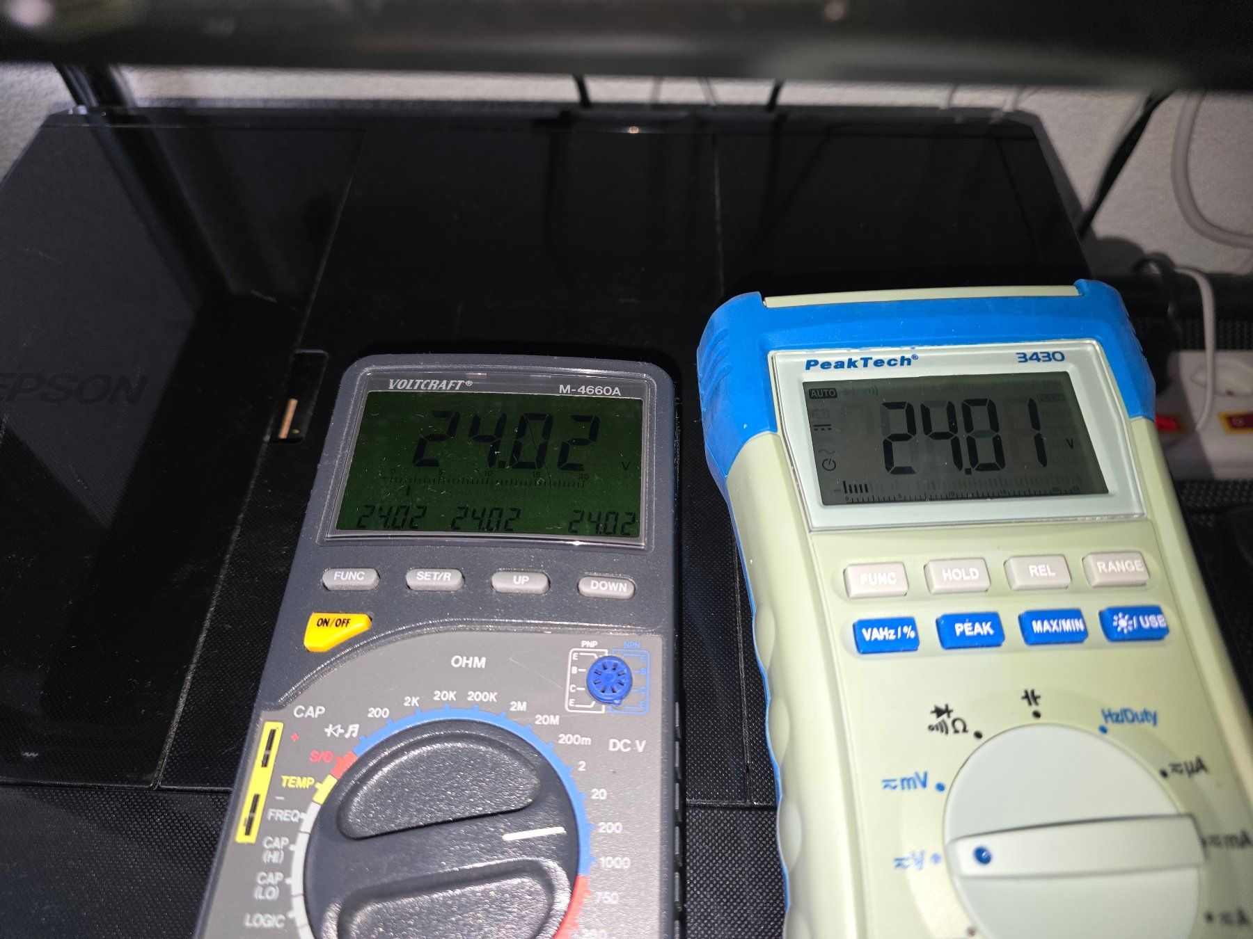 Voltcraft Misurare: Spitzenmultimeter Voltcraft M4660A von 2000, funktioniert! – Usato da Azmoos venduto da johanoes 3