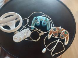 Wii Zubehör: Lenkrad, Controller, Gamecube Controller Set