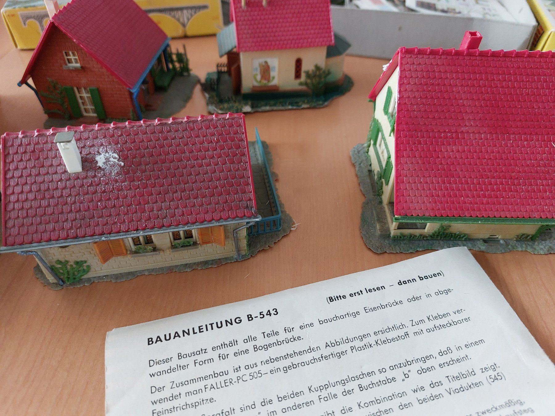 Faller Modelleisenbahnen: Faller Häuschen diverse / Bahnübergang – Gebraucht aus Winterberg ZH von Evaanna0 1