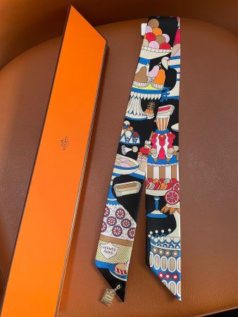 Hermès Twilly Charm La Pâtisserie Française