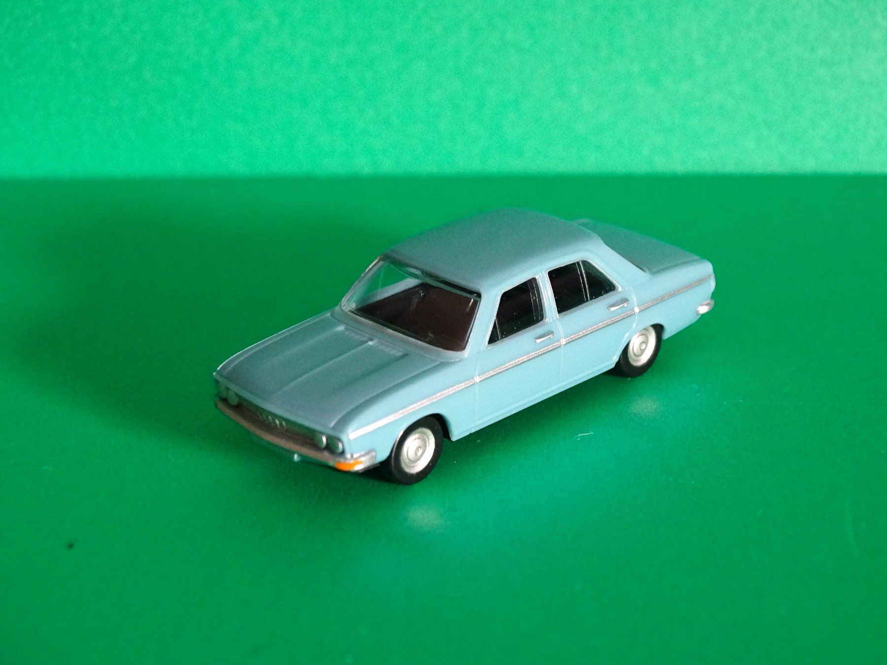 Audi Voitures modèles: Audi 100 LS von Magic 1/87 – D'occasion à Bretzwil par Meex