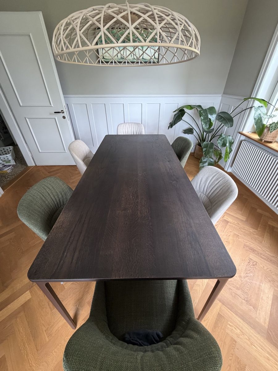 Vitra Tables: Vitra Esstisch Eiche massiv – D'occasion à Winterthur par ur_10 4