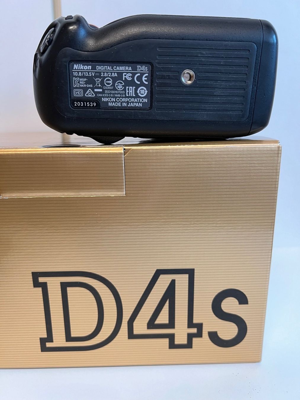 Nikon Kamera: Nikon D4s mit Wireless Transmitter WT-5 – Gebraucht aus Bremgarten AG von  4