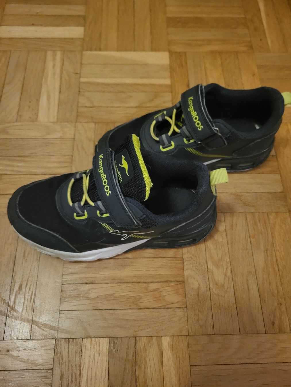 Scarpe per ragazzi: Kangaroos Turnschuhe Gr 29 – Usato da Bottmingen venduto da mapapuli 1