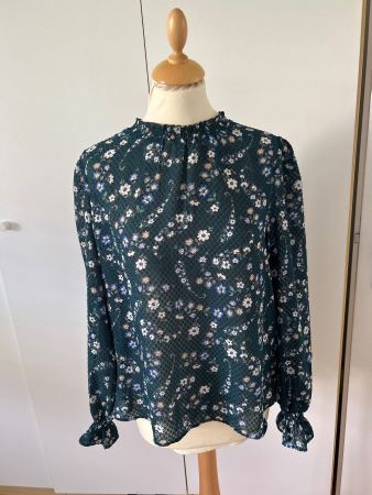 Elegante  blumige Bluse in bottle green Gr.M
