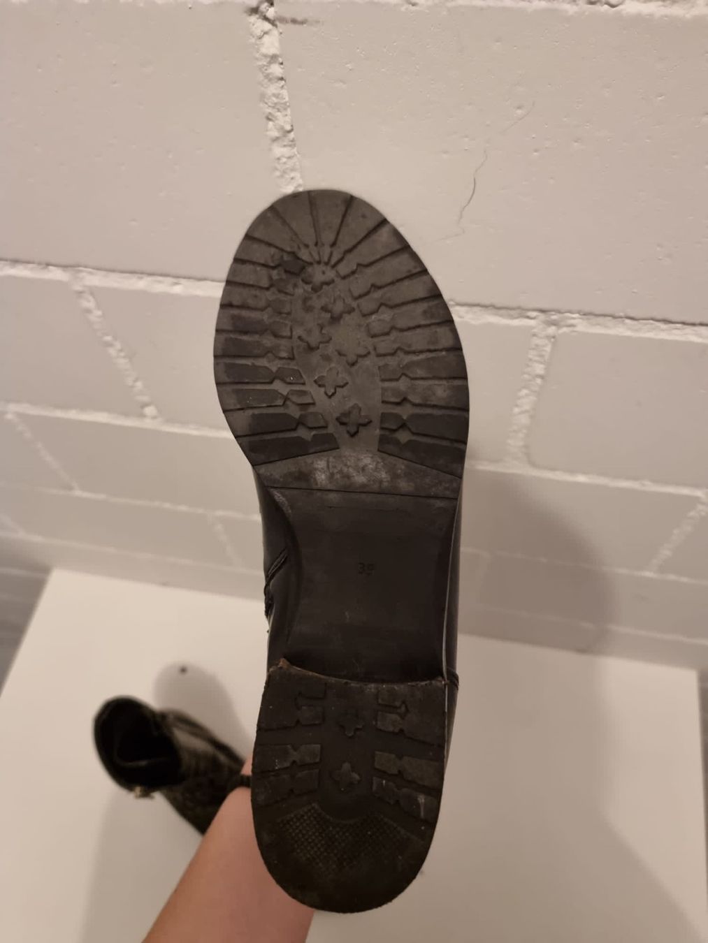 Scarpe da donna: Stiefeletten Grösse 39 – Usato da Weiach venduto da LemonJuice1995 1