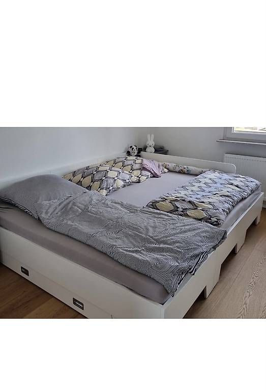 Betten: Familienbett 300x200cm – Gebraucht aus Zürich von lji_jm6p