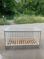 Baby- und Kleinkindbett