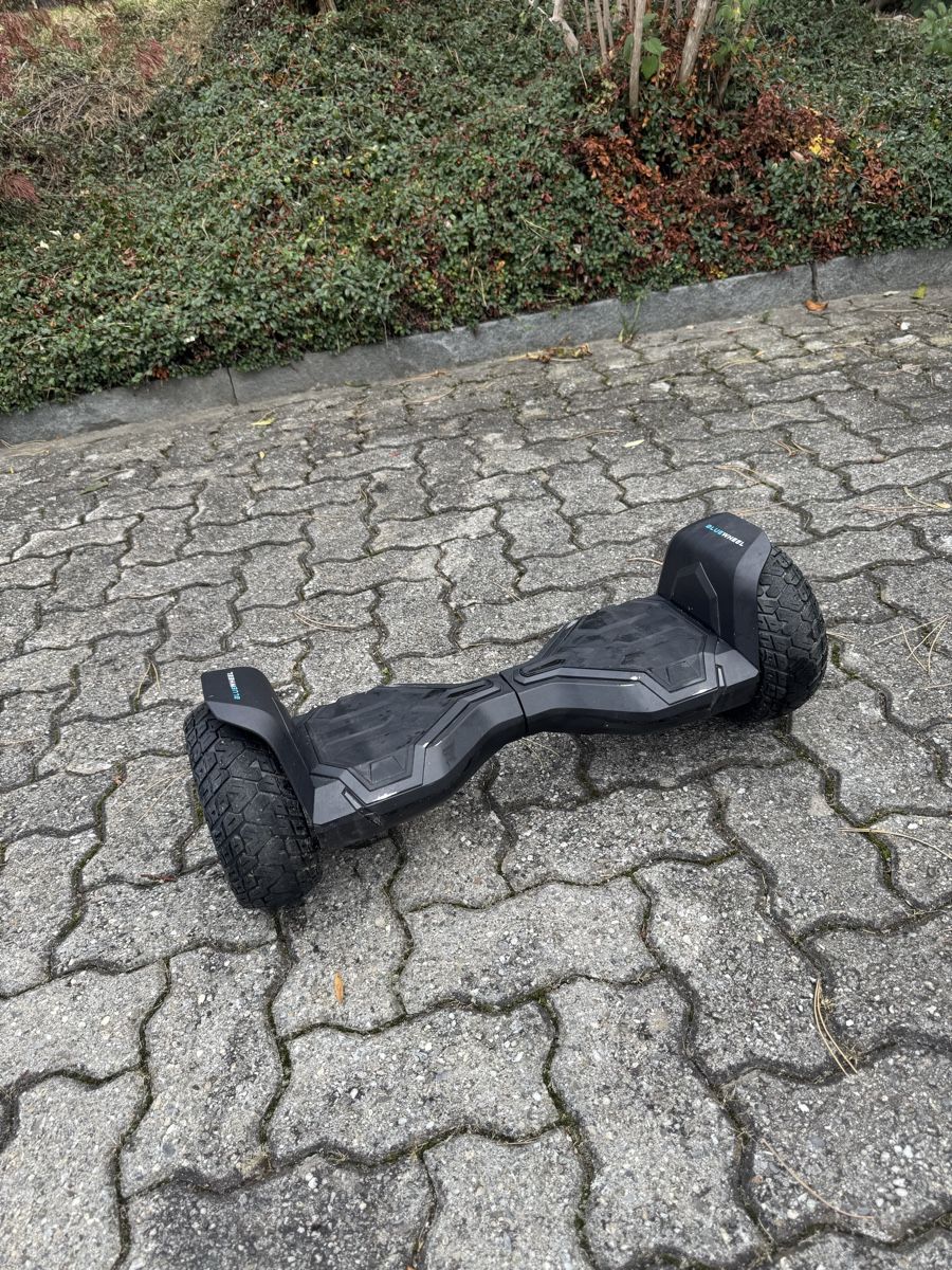 Hoverboard: Bluewheel Hoverboard mit Sitzaufsatz schwarz – Usato da Trimmis venduto da heidelbeerli 4
