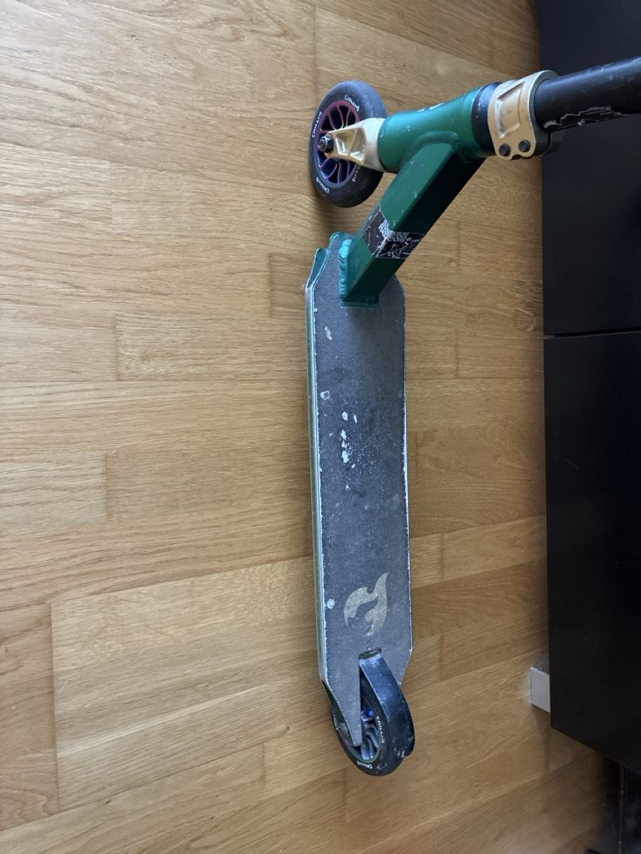 Chilli Kickboard: Freestyle Scooter Grün/gold gebraucht – Gebraucht aus Zürich von banane70 1