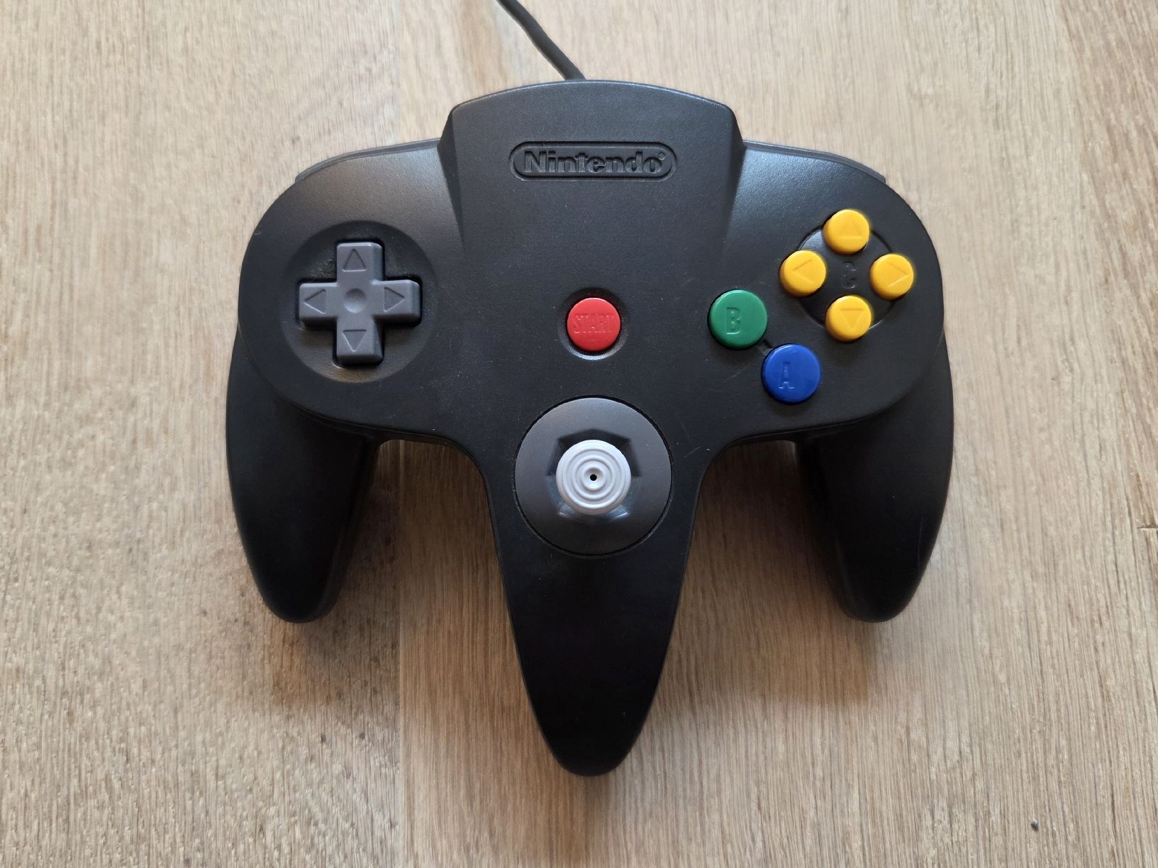 Nintendo Konsolen: Nintendo 64 Konsole mit drei Controllern – Gebraucht aus Altendorf von sel_x9x5 2