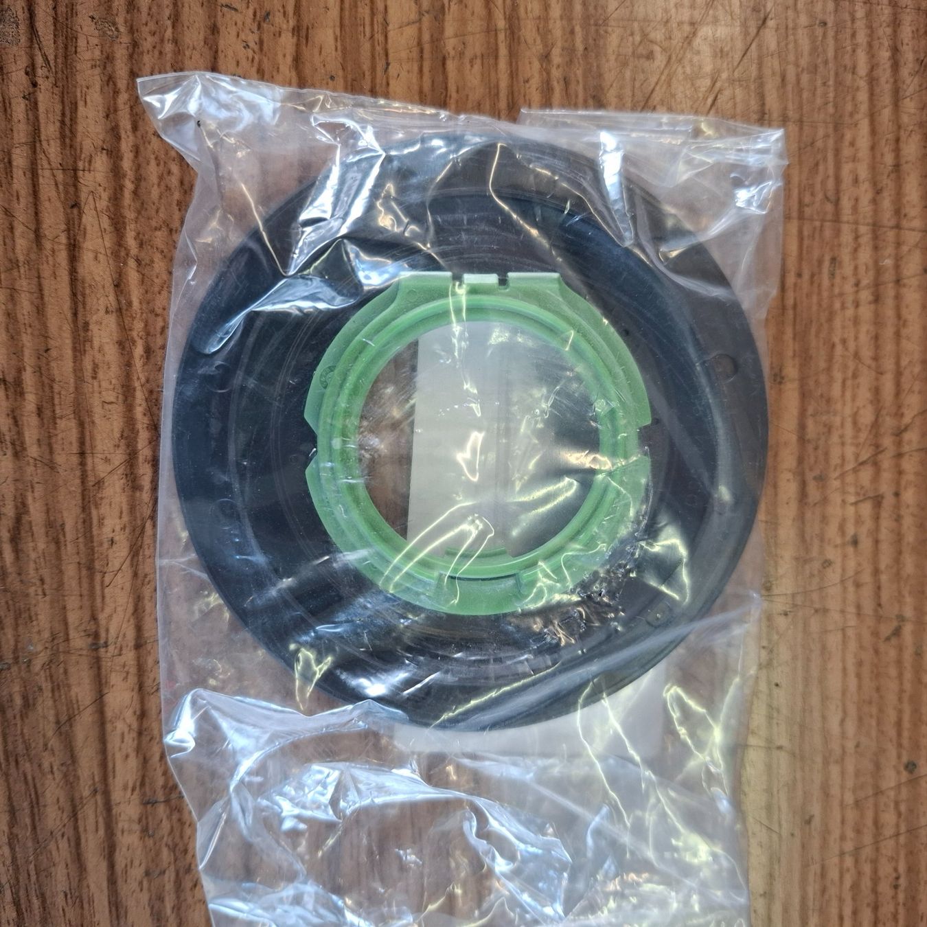 BMW Tutti pezzi di ricambio auto: BMW Dichtungssatz Hinterachsgetriebe 33 10 8 860 346 – Nuovo e nell'imballaggio originale da Adligenswil venduto da Exnovo