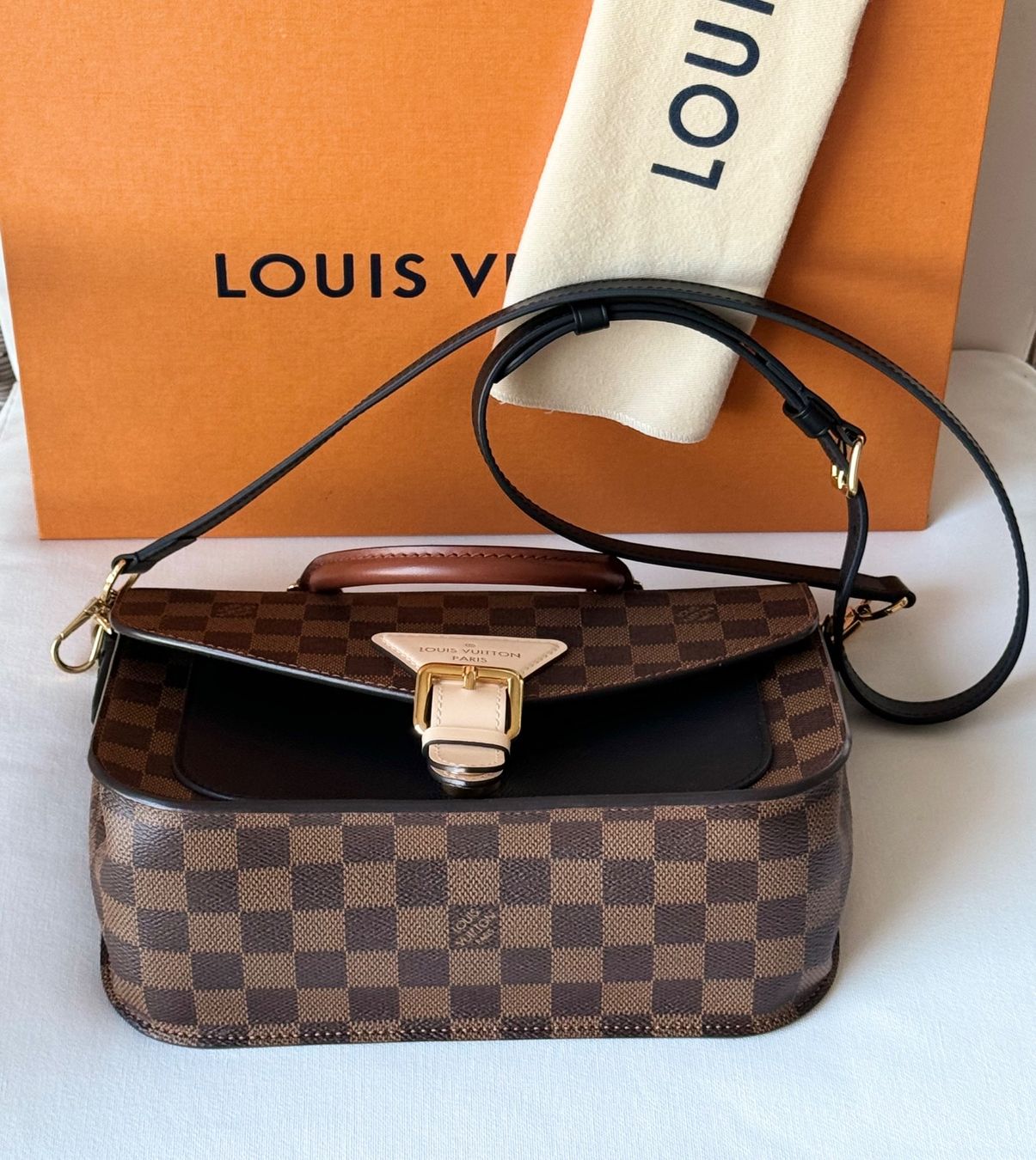 Louis Vuitton Borse da donna: Louis Vuitton Beaumarchais Black – Usato da Reinach AG venduto da RobbisB 6