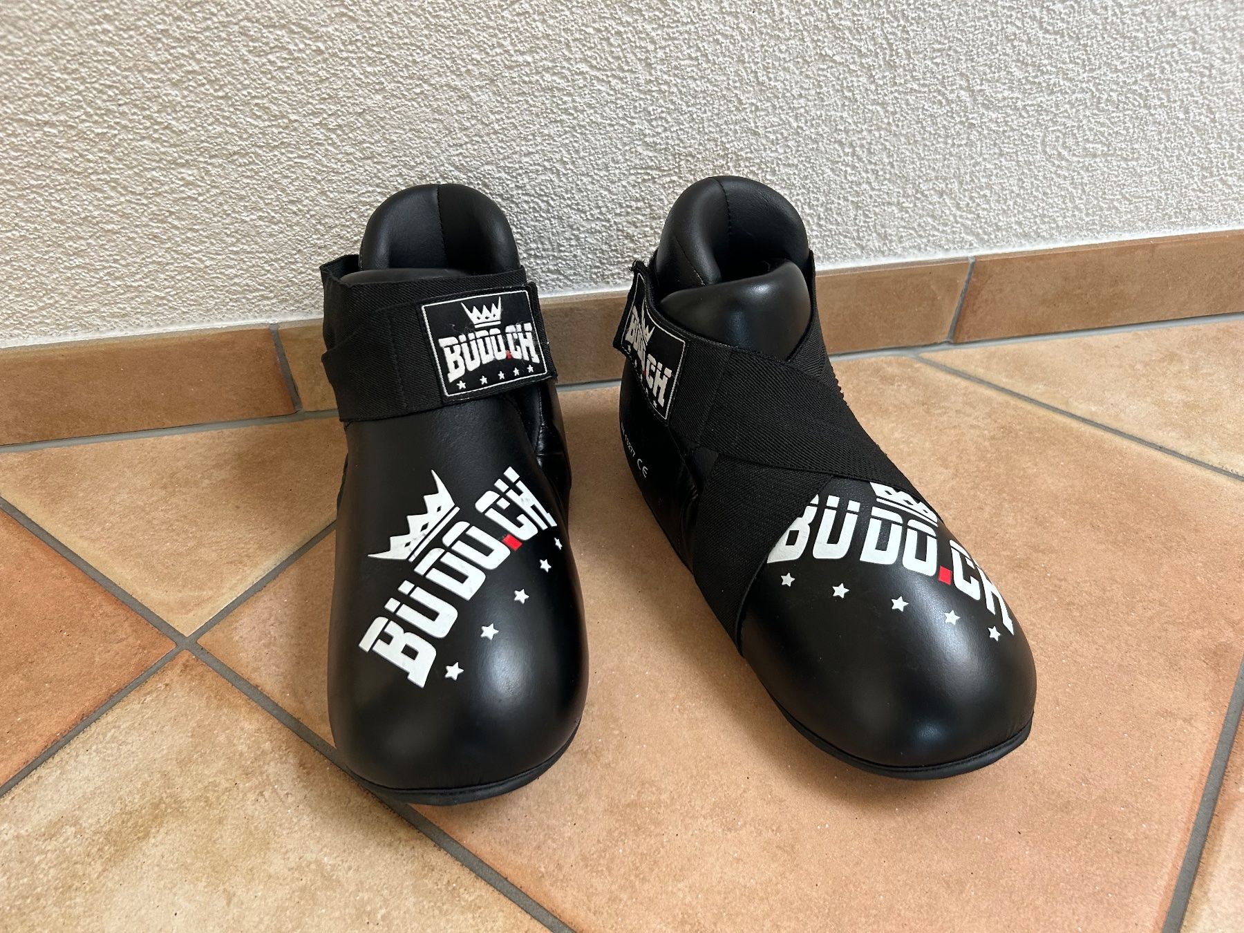 Protezioni & Imbottiture: Kampfsport Fuss-Schützer – Usato da jona venduto da coo_772s
