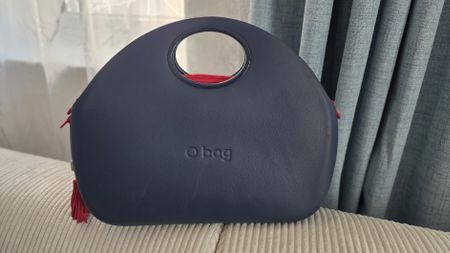 Sac à bandoulière OBag - bleu marine et rouge