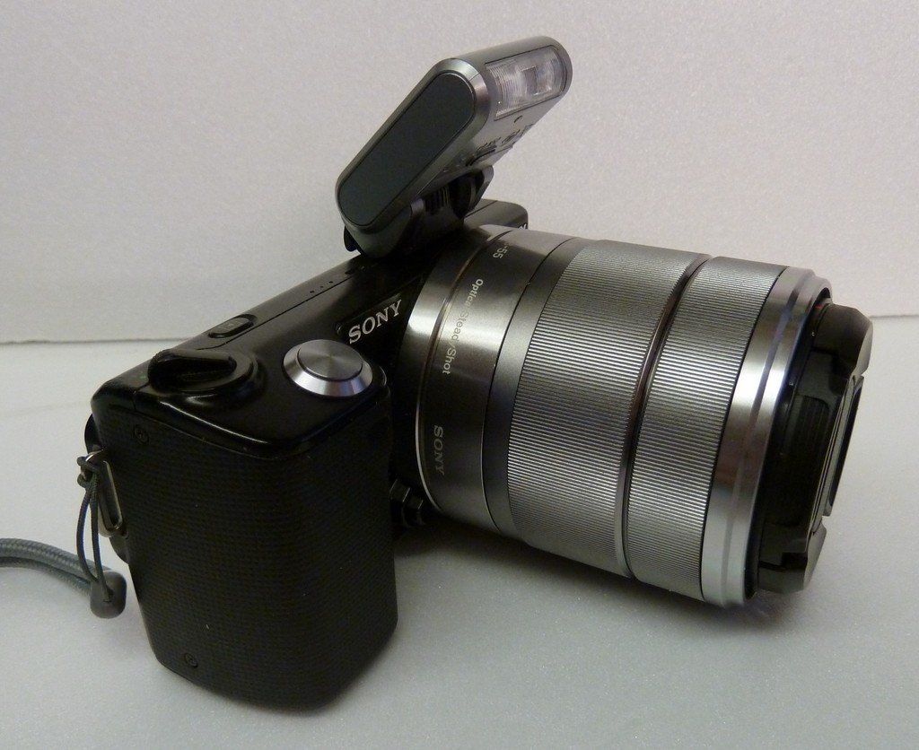 Sony Fotocamera: Sony α NEX-5 Digitalkamera – Usato da Dottikon venduto da Floppidogg77