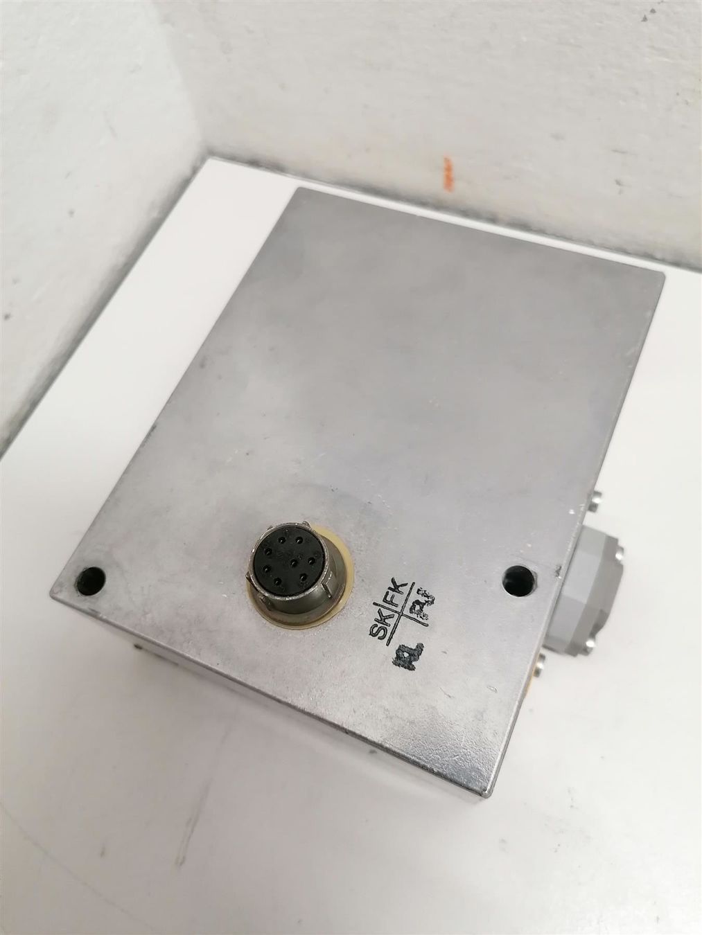 Accessori da laboratorio: Pfeiffer TC600 -Vakuumpumpen Kontroller – Usato da Niederdorf venduto da LeptonAG_Labor 4