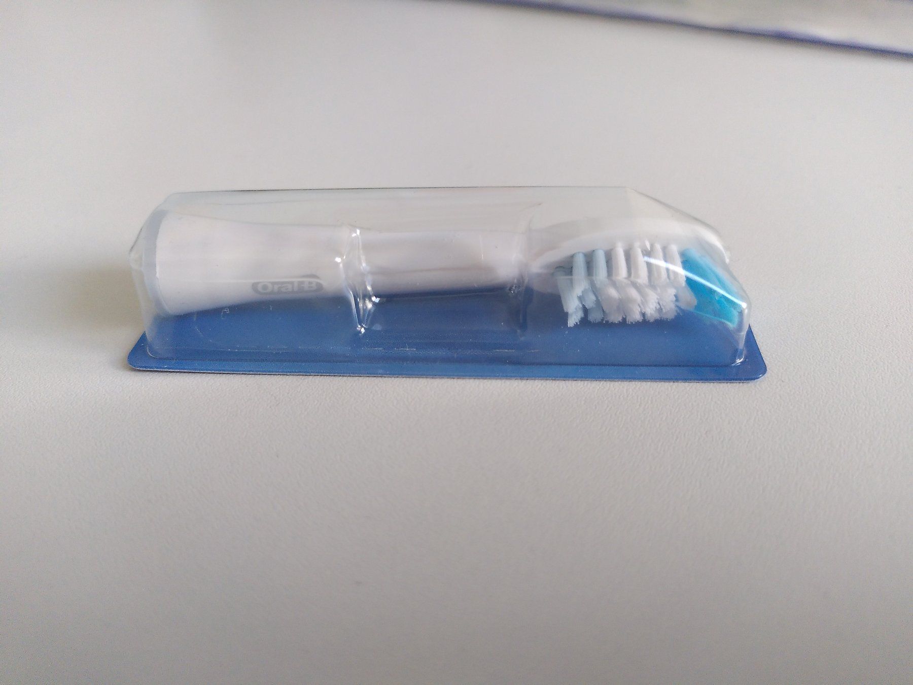 Oral B Cura dei denti: 4 embouts pour brosse à dent électrique Oral-B – Nuovo e nell'imballaggio originale da Lausanne venduto da Flofloflofloflo 1