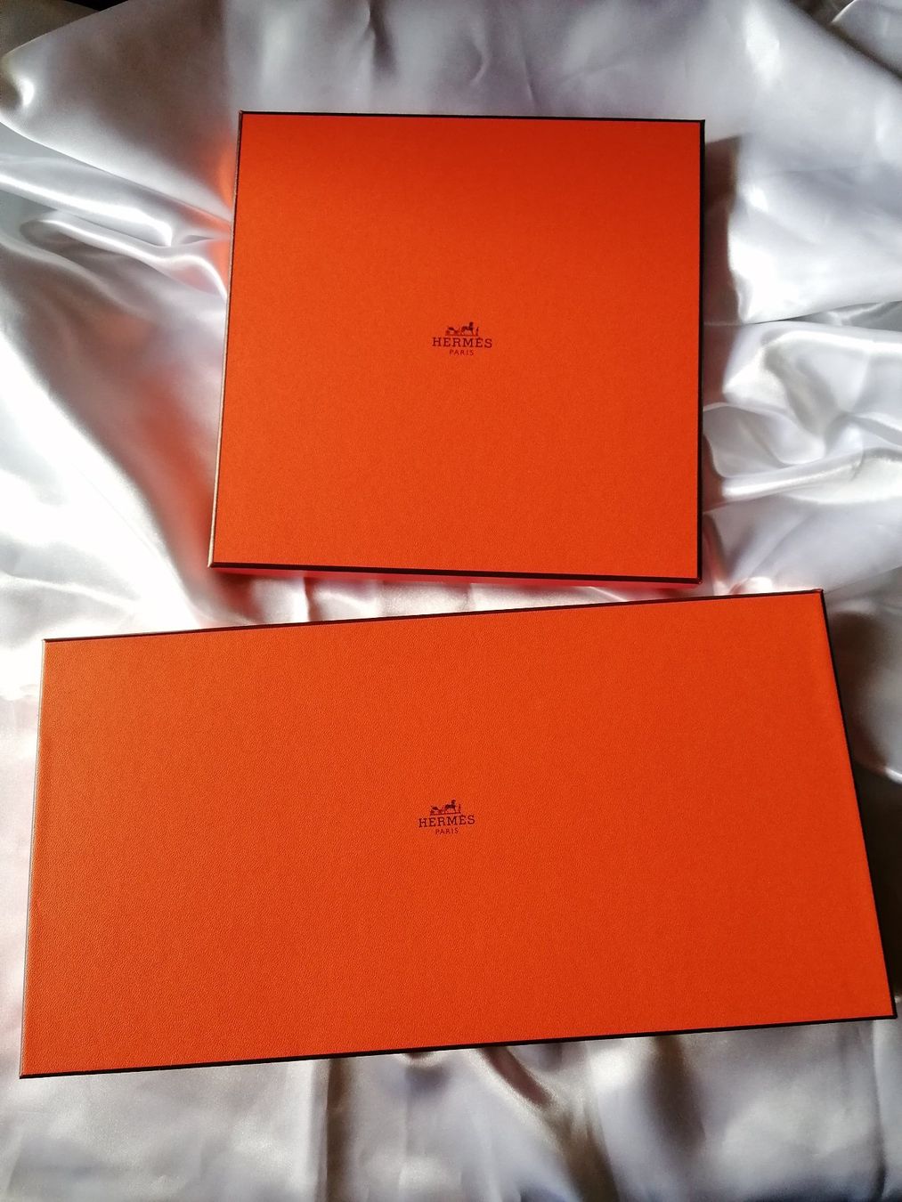 Tous les DVDs: HERMES Verpackungs Boxen – Neuf (Voir description) à Binningen par Smile-46