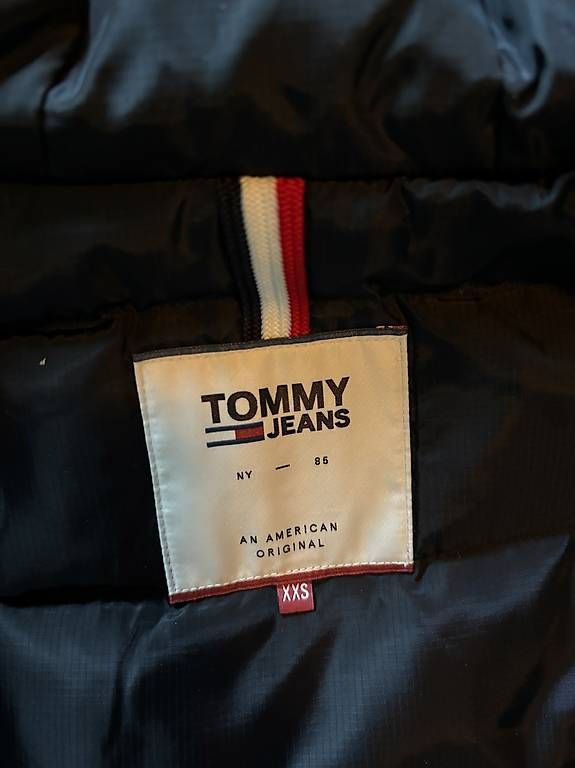Cappotti: Parka d'hiver Tommy Hilfiger – Usato da Lausanne venduto da YaMa06 2