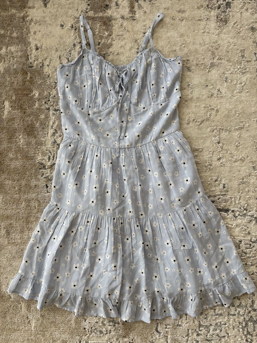 Hollister Vestiti: Hellblaues Kleid mit Blumenmuster – Nuovo (secondo la descrizione) da Balzers venduto da lea_sy5p