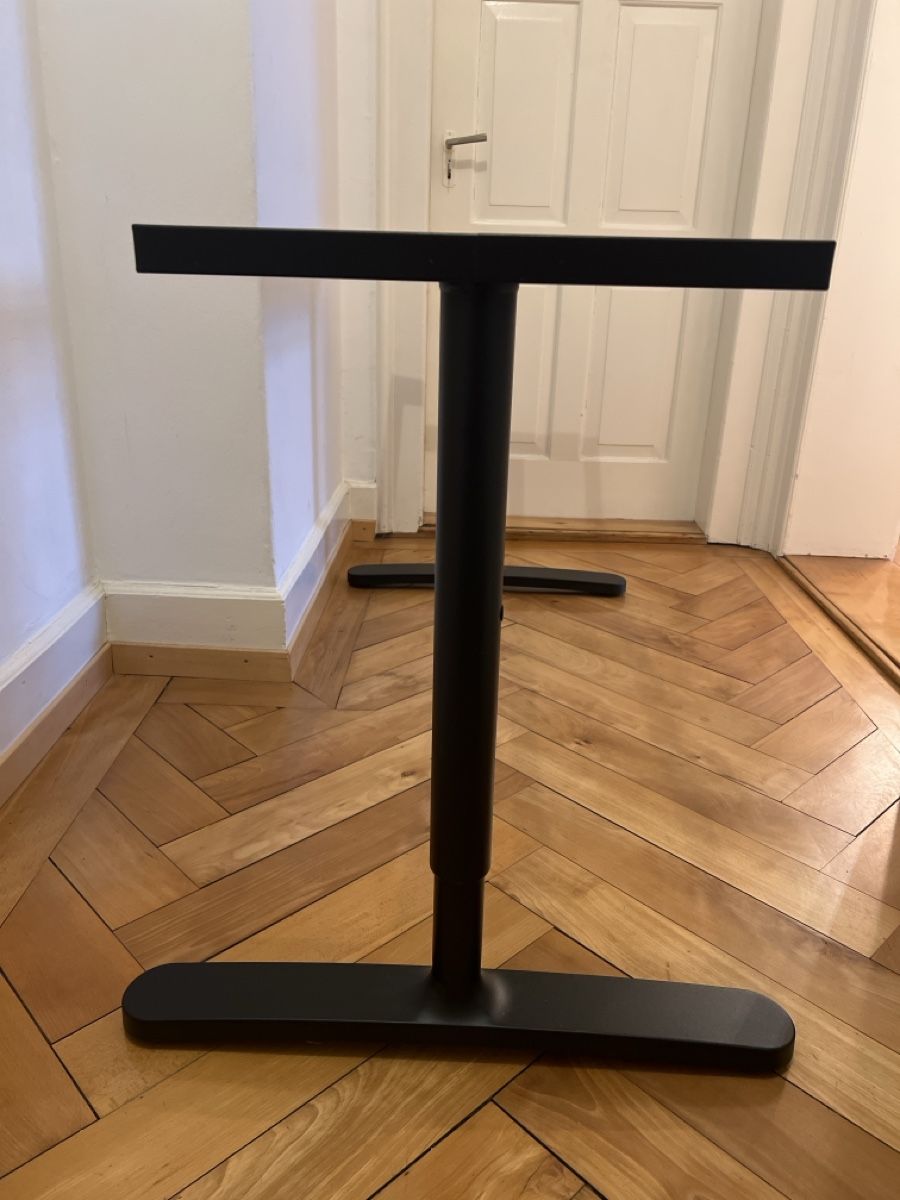 Ikea Tables: Tischgestell Ikea Bekant Schwarz  – D'occasion à Luzern par Leuchtenstadt23 2