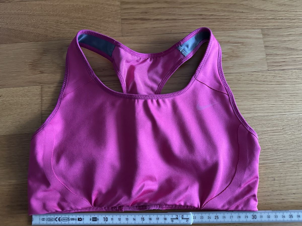 Nike Top: Sport BH Nike Pink Grösse S – Usato da Aegerten venduto da Miggi_7