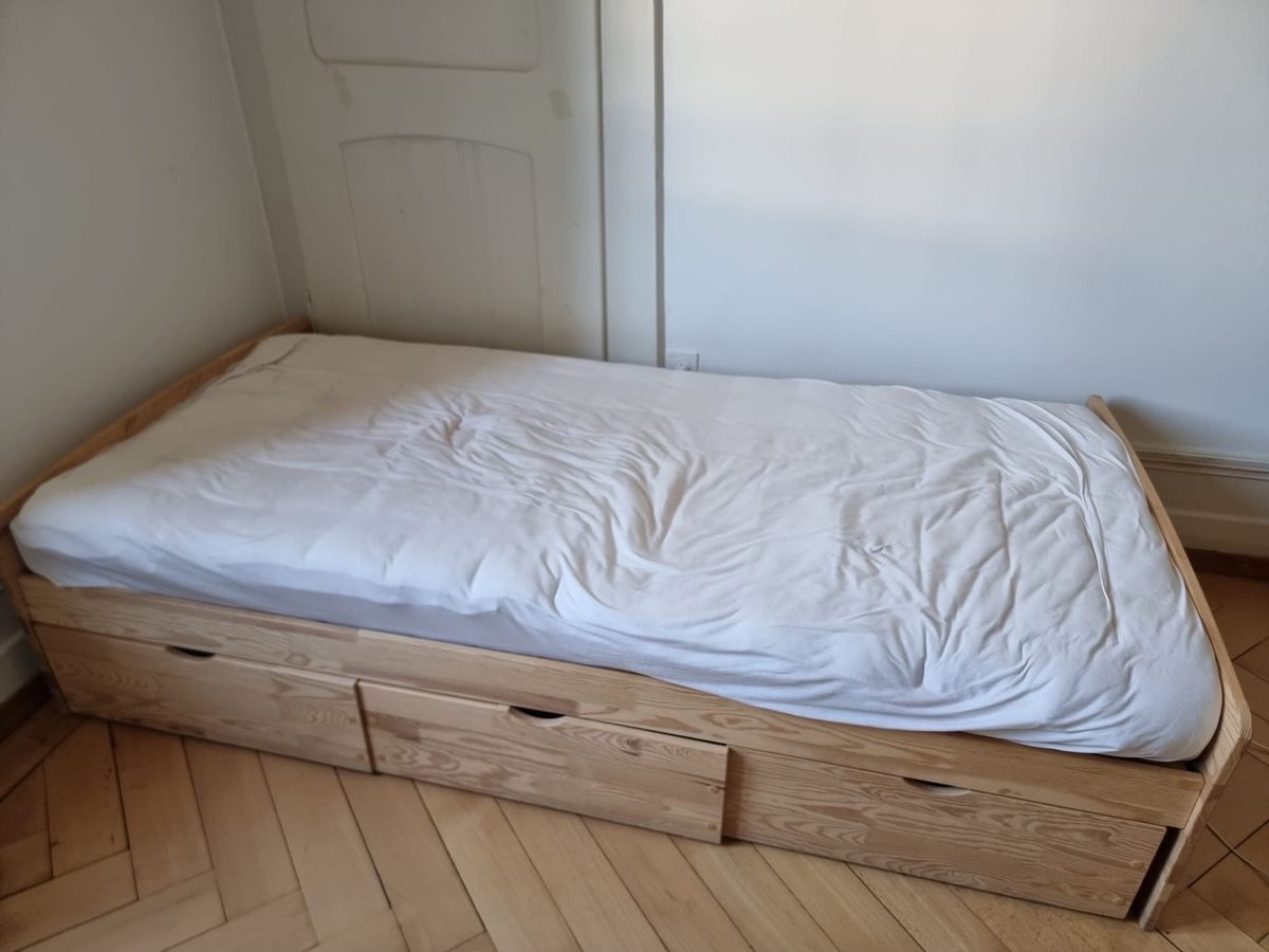Letti: Bett inkl. Schubladen + Lattenrost – Usato da Zürich venduto da kat_7khv