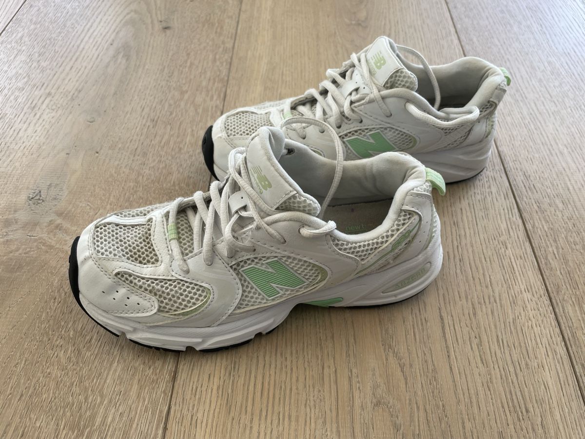 New Balance Scarpe per ragazze: Turnschuhe New Balance Mädchen Gr. 36 – Usato da Hohenrain venduto da Oters