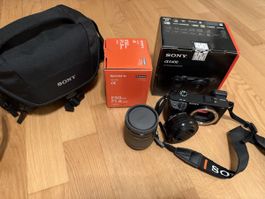 Sony A6400 + 2 Sony Objektive + Sony  Tasche