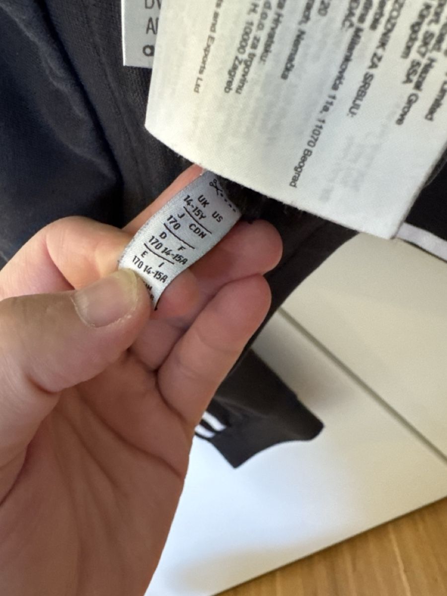 Adidas Pantaloni: Adidas  – Usato da Menzingen venduto da Dali2504 2