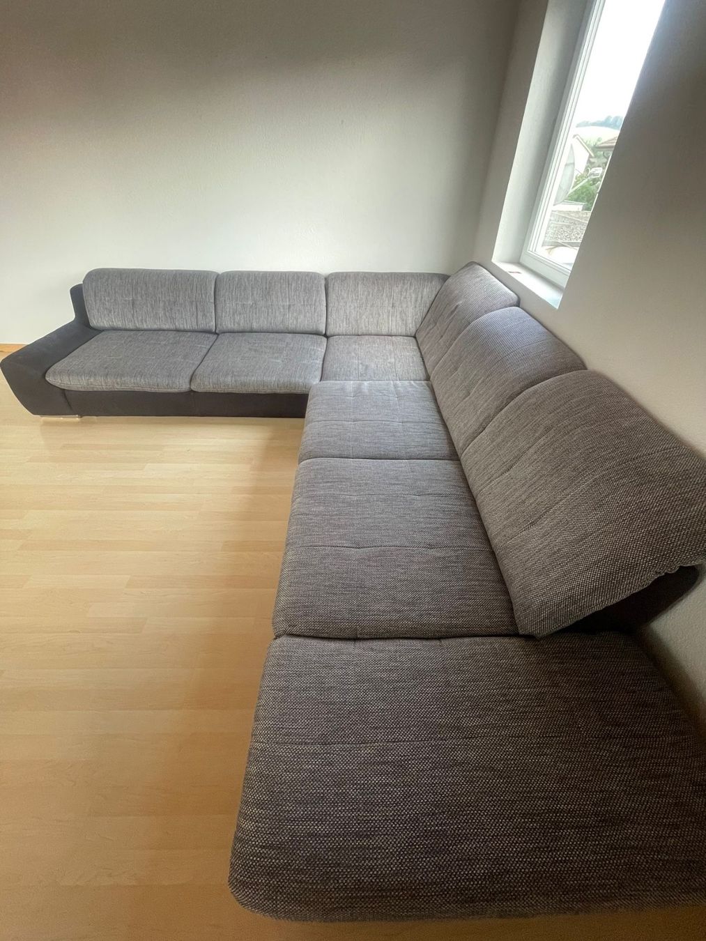 Sofas: Modernes Ecksofa mit ausziehbarer Bettfunktion – Gebraucht aus Burgdorf von Nadocin 1